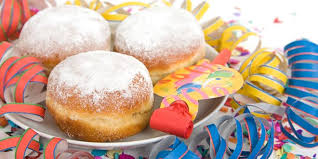 New Year S Eve Silvester At Midnight On New Year S Day Germans Everywhere Clinck Glasses And Say Prosit Neujahr Food New Years Day Meal New Year S Food