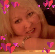 Need a hairdresser to come to my house please anyone no one 🙏xx