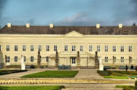 Hotels near (haj) hanover airport. Schloss Picture Of Herrenhauser Garten Hannover Tripadvisor