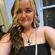 Nail tech available this Thursday or Friday?