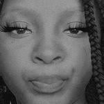 Elizabeth Dorry's Instagram, Twitter & Facebook