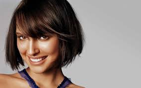 Kurze haare mit schragem pony frisuren lange gesichter und. Kurzer Bob Der Zeitlose Klassiker Unter Den Damenfrisuren