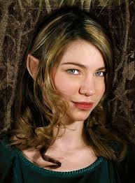 Dans ce chapitre de la trilogie, le jeune et timide hobbit, frodon sacquet, hérite d'un anneau. Prothese En Latex Oreilles D Elfe De La Foret Maskworld Com
