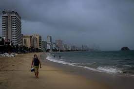 Alistan albergues en acapulco por zona de inestabilidad. Guerrero Tendra Lluvias Torrenciales Por Ciclon Tropical 16e Noticieros Televisa