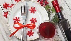 Cracker barrel offers customers hot meals for dining in and the option of picking up a turkey dinner to take home. Where To Get A Holiday Meal Or Christmas Dinner To Go Order In Advance Atlanta On The Cheap