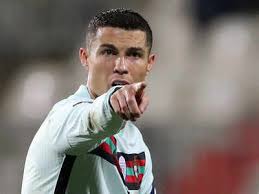 Полное имя — криштиану роналду душ сантош авейру (cristiano ronaldo dos santos aveiro). Cristiano Ronaldo Faces Less Of A Burden But Has A New Record In Sight Football News Times Of India