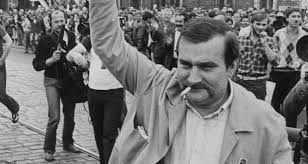 Polski polityk i działacz związkowy, przywódca solidarności, laureat pokojowej nagrody nobla Walesa Was Paid Informant For Communists Historian Claims