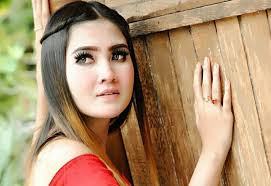 Umur 25 tahun) adalah penyanyi dangdut berkebangsaan indonesia. Berita Terbaru Dan Profil Artis Terkini Banyak Yang Kaget Ikut Rayakan Natal Ternyata Ini Agama Yang Dianut Nella Kharisma