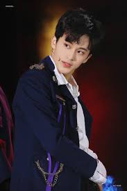 Find and save images from the nct mark lee collection by sid ♡ *:･ﾟ✧ (tbhtaehyung) on we heart it, your everyday app to get lost in what you love. Mark Lee Pictures Hiatus On Twitter 180908 C Sweetpea Nct Nct2018 Mark Marklee