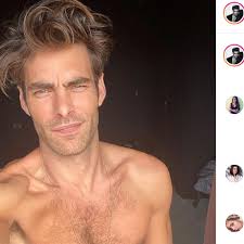 💡 in questo video tutorial ti presento un taglio medio lungo, molto dinamico e moderno con un ciuffo versatile.buona v. Capelli Uomo Il Taglio Medio Che Tutti Chiedono In Fase Tre Vanity Fair Italia