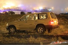 للبيع جي اكس 2001 اللون بيج Vehicles Car Van