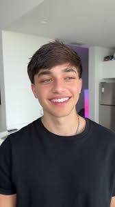 Brad Tipton's Instagram, Twitter & Facebook