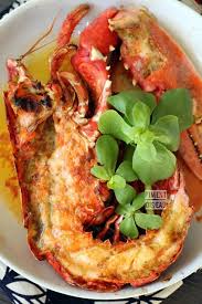 Homard Au Beurre De Combava Piment Oiseau Combava Recettes De Cuisine Homard Recette