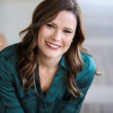 Lynn Cypert's Instagram, Twitter & Facebook