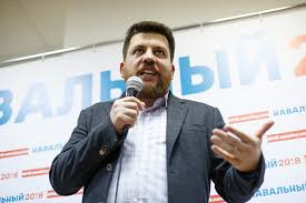 Ранее его обвинили в вовлечении несовершеннолетних на несанкционированную акцию. My Vas Zazhdalis Zaderzhan Leonid Volkov