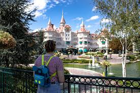 The park opened on 12 april 1992 as the first of the two parks built at the resort. Disneyland Paris Offnungszeiten Angebote Eintritt Preise