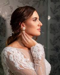 Shop our Pearl Bloom Stud Earrings Available online 🛍  #accessories#bridal#bridalearrings#bridalaccessories#payflex#bmcollection  National wide shipping available 🇿🇦📦 or collect in Kuilsriver