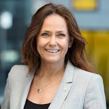 Ellen Knudsen's Instagram, Twitter & Facebook