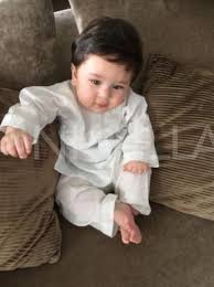 Taimur Ali Khan Is Undoubtedly The Cutest Star Kid And His Latest Picture Is Proof Taimur Ali Khan Taimur Ali Khan Pataudi Kareena Kapoor Khan