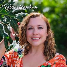 Meet Hannah and Valerie! These two fabulous artists have teamed up to bring  us a very special workshop– “Meditative Practices: Awaken Through Art.”  This workshop will help you return to your true