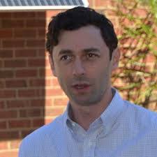 Kari Hodges's Instagram, Twitter & Facebook