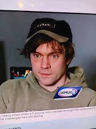 Is Luigi Mangione's mother eligible for United Healthcare due to her income  level?