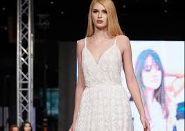 Rochii cu imprimeuri diverse, rochii în linie a, rochii cu mâneci trei sferturi. PreÈ Competitiv Nou Sosesc Reduceri Mari Ce Rochii Se Poarta In 2018 Isamultimedia Ro