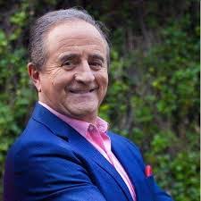 Jorge Hevia's Instagram, Twitter & Facebook