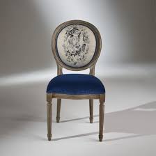 2 chaises medaillon en velours bleu indigo robin des bois chaise medaillon chaise chaise osier