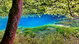 The blue pot is known for the more or less intense, but always striking blue color of its water, depending on the light. Ausflugtipp Der Blautopf In Blaubeuren Reise Blogle