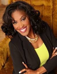 Dee Miles's Instagram, Twitter & Facebook