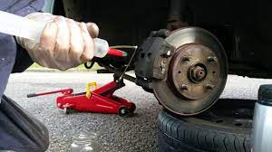 Juga, sebagai tambahan kepada prosedur yang betul, alat yang digunakan mestilah berkualiti dan direka bentuk untuk tugas itu. One Person Brake Bleeding Trick Fitting Procedure Perodua Kenari Brake Caliper Pt 3 Youtube