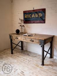 Die englischen eiben schreibtische bieten viel stauraum für allerlei arbeitsmaterial durch die vielzahl an schubladen. Schreibtisch Werkbank Industrial Flat Six Selected Antiques