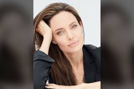 These angelina jolie pictures are some of the hottest ever. Angelina Jolie Speaks At Guerlain Unesco S Women For Bees Ceremony Wwd