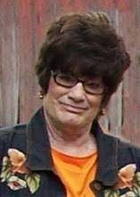 Suzanne Kellogg's Instagram, Twitter & Facebook