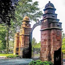 Ihadaphotograph On Instagram Mary Lyon Gates At Mount Holyoke College Read About This Photo On My Blog At Ihad Mount Holyoke College College Years Holyoke