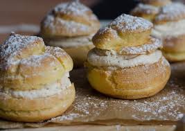 Petits Choux A La Creme Pralinee Comida Bebida Comida