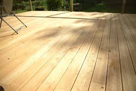 Elles ont une épaisseur de bois de 21 mm sur une largeur de planche de 120 mm et sont lisses. Robinier Acacia Descriptif Et Caracteristiques Des Differentes Essences De Bois Utilises En Terrasse Lames De Terrasse 91 77 78 92 93 94 95 75 Menuiserie Terrasses Creation