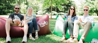 There are several reasons why you should consider using an inflatable hammock. Sofa