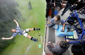 Bungee jumping information, videos, and meetup arrangements. Engelberg Am Titlis Wird Wieder Gesprungen
