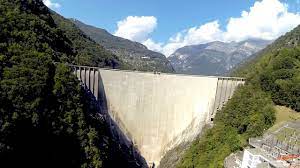 Check spelling or type a new query. Valle Verzasca Bungee Jumping Cliff Diving Youtube