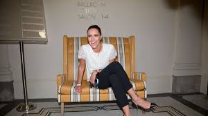 Laura lutz is with martin winkler and 2 others. Sky Moderatorin Esther Sedlaczek Verkundet Saison Aus Kommt Sie Nochmal Zuruck Fc Bayern