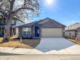 While this means residents get to spend plenty of time outside, it is also an ideal climate for pests. 14318 Flint Path San Antonio Tx 78254 Mls 1488367 Movoto Com