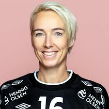 Katrine lunde (41) forteller om en svært krevende koronatid i opptakten til mesterligasluttspillet. Katrine Lunde Handball Base