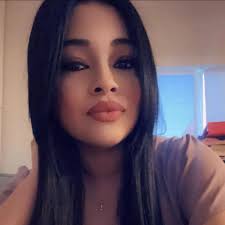 Hello I wanted to ask if anybody was doing any senior jeans for class of 26