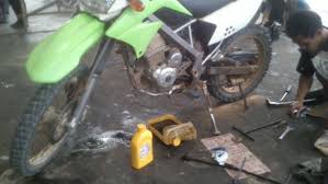 Menemukan oli motor sepeda motor yang tepat sangatlah penting, jadi, kami membuat pencarian menjadi mudah dengan alat pemilih oli mesin sepeda kami menggunakan cookie (dan teknologi yang setara) untuk mengumpulkan serta menganalisis informasi tentang kinerja situs kami dan untuk. Shell Helix Untuk Motor Sebaiknya Jangan Gunakan Jagatotomotif