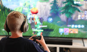 Fortnite's community is not as toxic as some other game communities that are notorious for abusive language. Doctors Warn That Fortnite Has Caused Children To Smash Up Cars Stop Eating Daily Mail Online