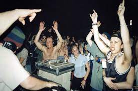 Before we get down to a top 10 of rave, let's define it. Indulge In 90s Clubbing Nostalgia With These Pictures From Early Bay Area Raves Telekom Electronic Beats