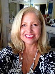 Rena Barr's Instagram, Twitter & Facebook