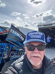 A beautiful day in Minnesota, and Sprint Cars are filling the Jackson  Motorplex pits! 🙌